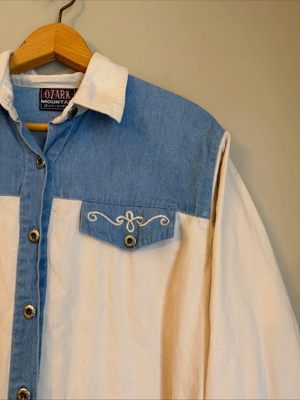 Ozark Mountain Western Denim Shirt Embroidered Pockets Women Med Rodeo Festival